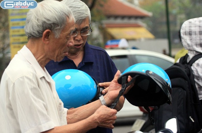Những chiếc mũ bảo hiểm đạt chuẩn được nhiều người cao tuổi ưa chuộng